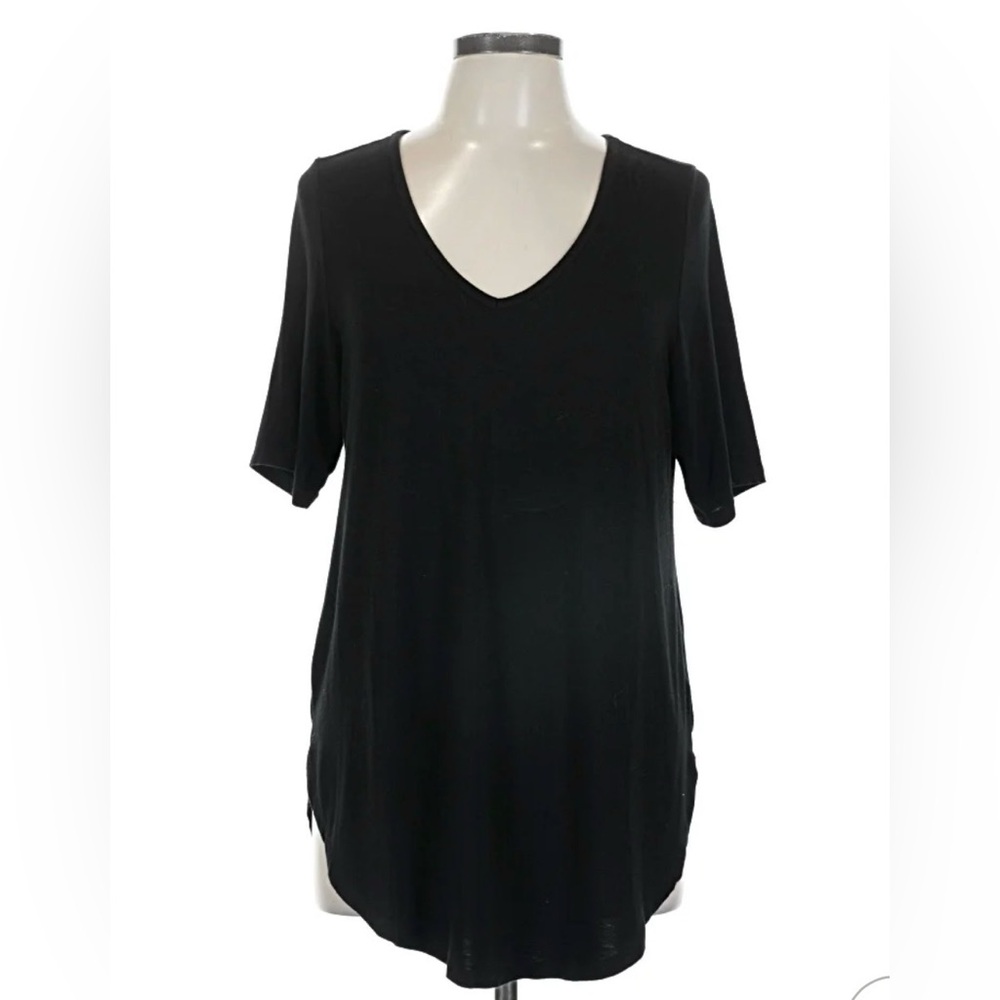 Torrid Black V-Neck Short Sleeve Tee